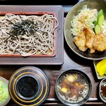 そば処　富貴庵 - ざる蕎麦に鳥天にかしわ汁にご飯までついたセット