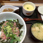 海鮮丼 日の出 - 