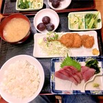 十八番 - ワラサ刺し&串カツ定食。¥850。