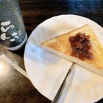 珈琲屋らんぷ - 料理写真:らんぷレギュラー
あずきトースト