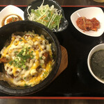 東大門タッカンマリ - 石焼きチーズタッカルビ丼