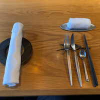 フナシェフ - カウンター続きのテーブル席へ