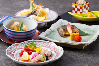 Hoteru Guranvia Wakayama Nihon Ryouri Mari - 季節の食材を使った会席をご用意
