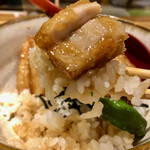 赤坂ごはん 山ね家 - ふんわり柔らか脂の乗った白身魚丼