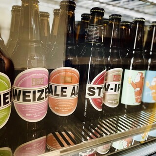 Chillaxin' Book Shop_2