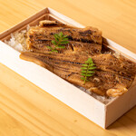 ワインと日本酒 割烹八十八 - 煮穴子重　テイクアウトやお土産に最適