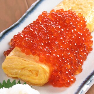 [Surprising amount of salmon roe! ! ] Spilled salmon roe rolled in dashi