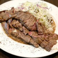 キャトルラパン - 赤身のお肉です