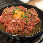 Kamata Yakiniku Toukyou Bin - 炙りユッケ