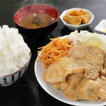 Dainingukicchinraisu - 生姜焼き定食