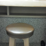 とんかつ山家 - 201304　山家　椅子は・・・こんな感じ