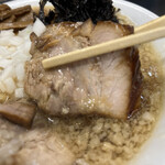 燕三条らーめん潤 - ホロホロに煮込まれたチャーシュー旨し