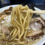 燕三条らーめん潤 - もっちり太麺。