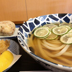 ふる里うどん  - 麺とへべすのバランスがステキである