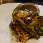 小菜一碟 - 鮑と季節野菜の辣醤香炒め