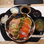 丼屋 荘兵衛 - サーモン二色丼