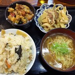 Kakki - 日替わりランチ（五目ご飯・ミニ海鮮漬け丼・ミニラーメン・牛肉と筍、レンコン炒め）500円