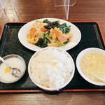 中華餃子楼 - 日替わり定食B  肉と野菜、玉子炒め　700円