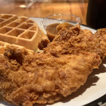 Cc'S Chicken & Waffles - ささ身のチキンが、ガチ美味❣️