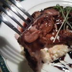 アルバトロス - 鳥肉に甘酸っぱいバルサミコソースが絡んでます。