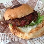 Field - 人気の煮込みバーガー280円