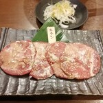 神田酒場 情熱ホルモン - ネギ塩牛タン♪