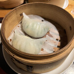 万葉軒 ワンタン麺&香港飲茶Dining - ニラのアタックが強烈な蒸し餃子
