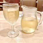 ガスト - 白デカンタワイン　659円