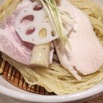 案山子 - 麺の感じ(細麺)