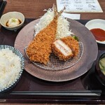 あじフライ 神楽坂 さくら - あじふらいとレンコン挟み揚げ定食