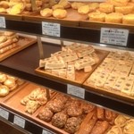 フレッシュベーカリー神戸屋 阪神三宮駅店