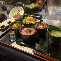 馬刺しと焼き鳥 グルマン三年坂 - 