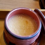 高崎 甲羅本店 - ブレた……。この茶碗蒸しが絶品！マジうまです。