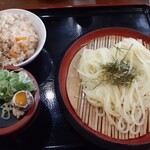 細屋 - ざるうどん610円　サービスのごはんはかやくごはん小にしました。