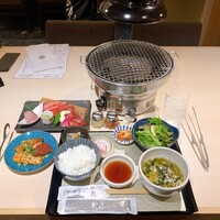 牛刺しと焼肉 仔虎 クリスロード店 - 