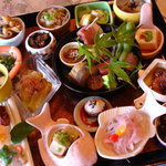 八寸盛合せ、何と１６器もありました！