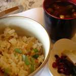 かわすみ - 炊込みご飯とお味噌汁・香の物