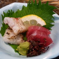 うおまん 西梅田本店 - ☆鱧の焼霜造り＆鮪の赤身(*^^)v☆