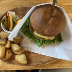 Suns Burger - アボカドチーズバーガー［R］（¥1,300）＋Sunsセット（¥450）