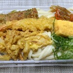 丸亀製麺 - うどんや天ぷらなどの具材