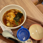 らーめん 福よし - 料理写真:半ラーメン450円