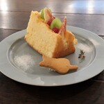 カフェのある暮らしとお菓子のお店 - シフォンサンド　650円