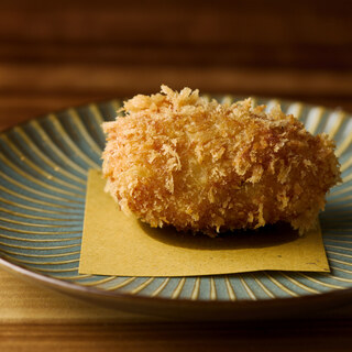 たっぷりのカニがうれしい、自家製カニクリームコロッケ