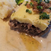 旬菜ステーキ処 らいむらいと - チーズハンバーグUP