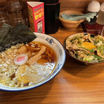 壱角家 - 料理写真:中華そば　ミニスタ丼