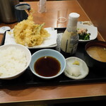 天丼てんや - 天ぷら定食 730円