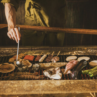 職人技で焼き上げる炉端焼き！