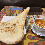 ロイヤルインドレストラン - 料理写真:バターチキンカレーとナン