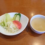 Kafegura Cche - セットのサラダとスープ