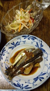 Robatayaki Inaka - ししゃもの南蛮漬けと、いわしの煮付け。